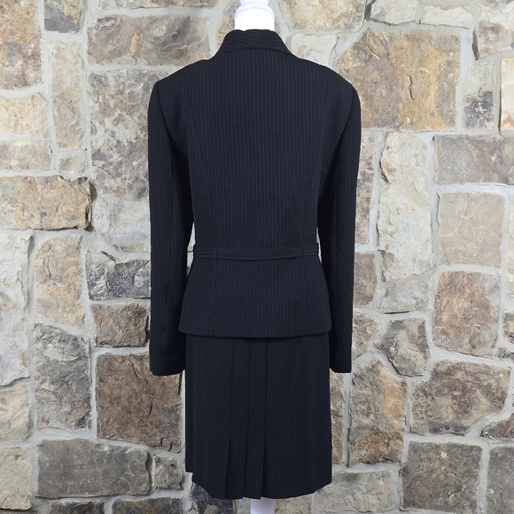 NWT Tahari Pinstripe Nantucket Breeze Skirt Suit Set - Picture 6 of 11